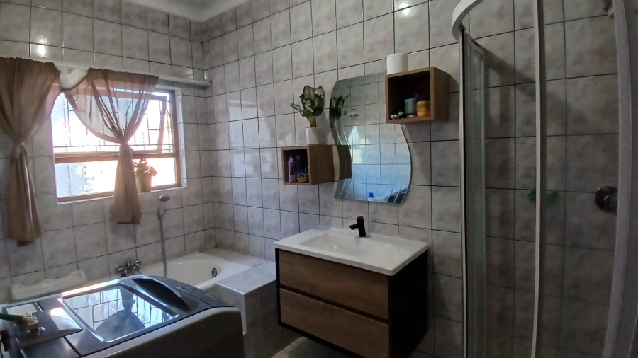 To Let 3 Bedroom Property for Rent in Glenlilly Western Cape